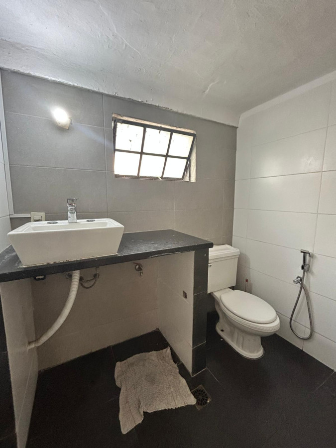 Casa ID.3549 - Venta Casa 4 Dormitorios Centro con Balcón 