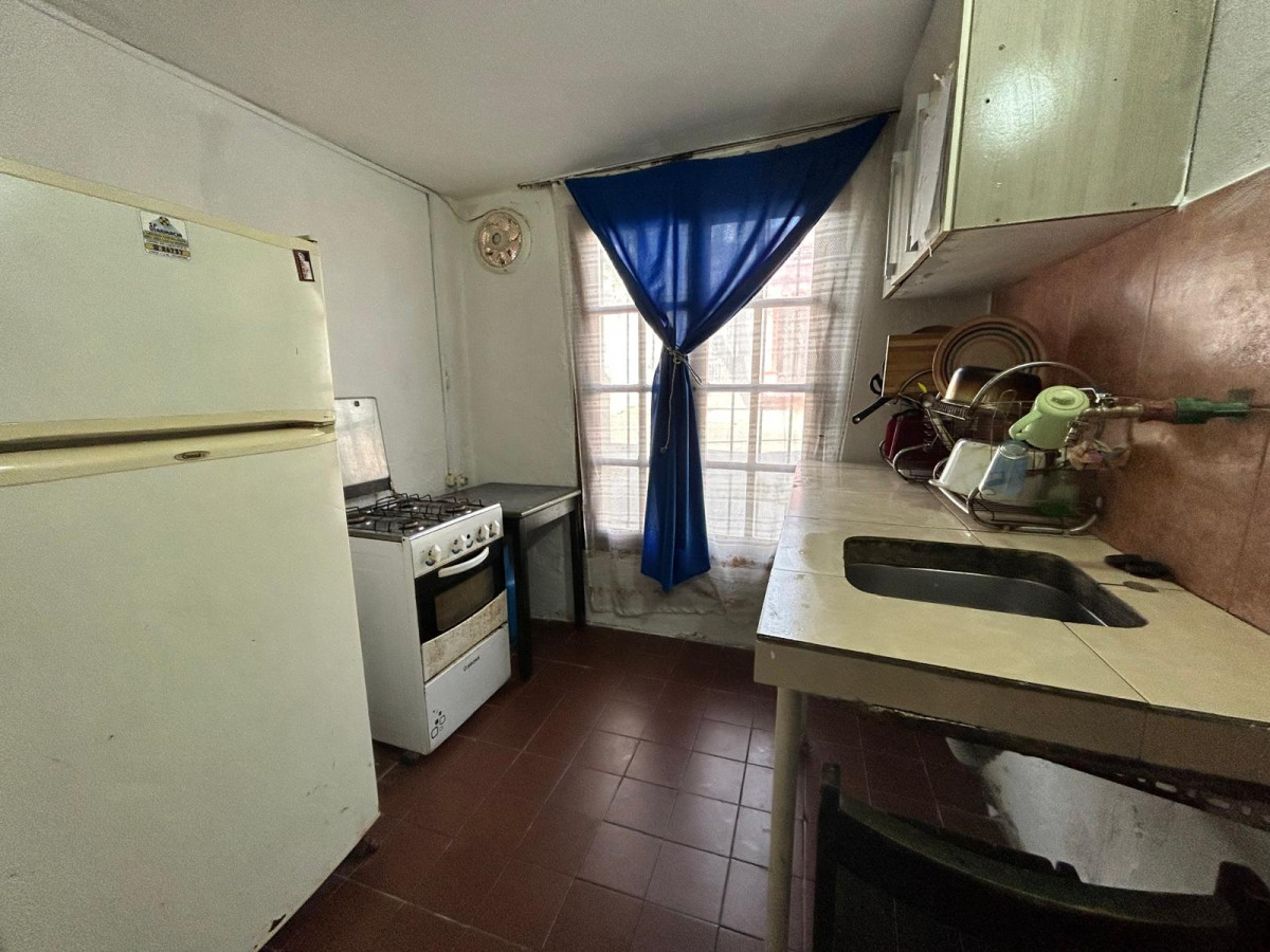 Casa ID.3528 - Venta Casa con Renta Inversión 6 Dormitorios Goes con Patio