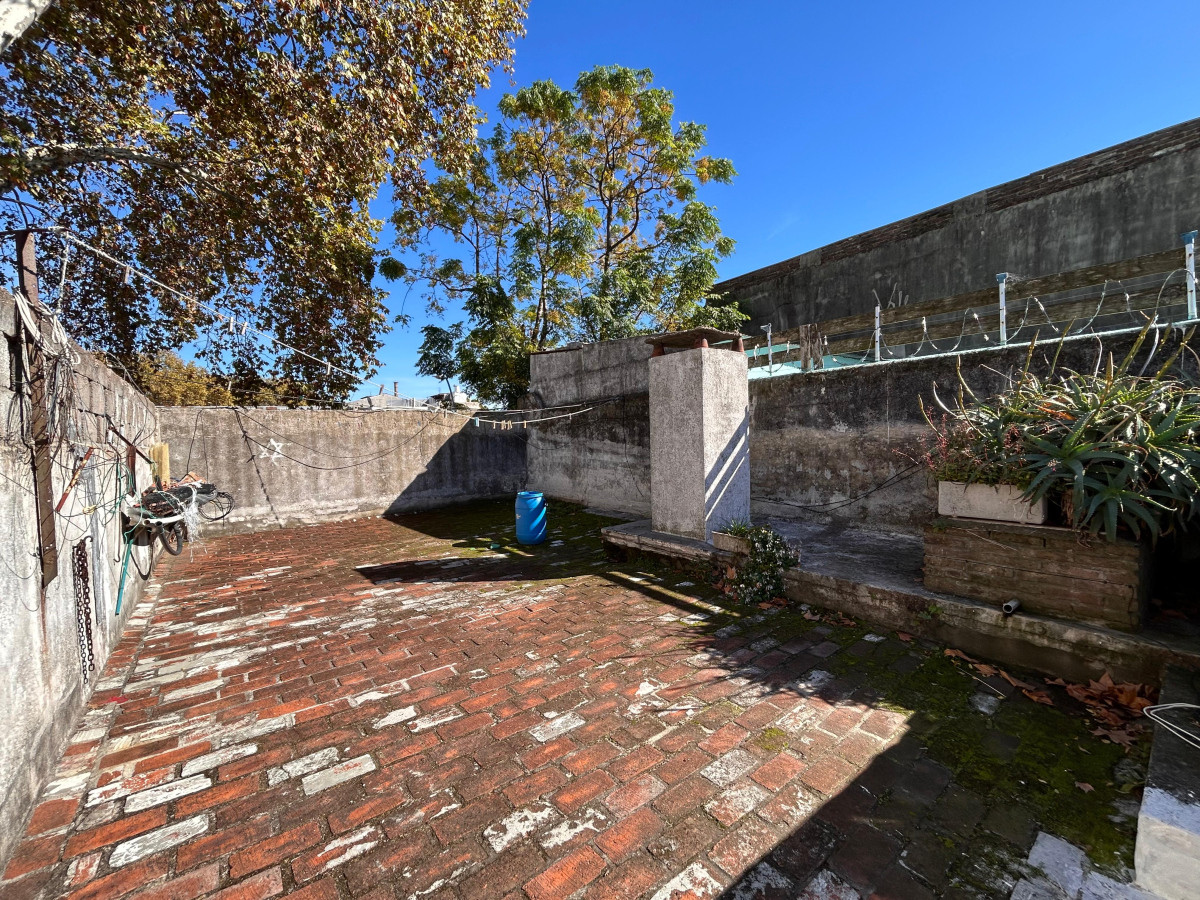 Casa ID.4680 - Venta Casa 3 Dormitorios Reducto con garaje,barbacoa y patio