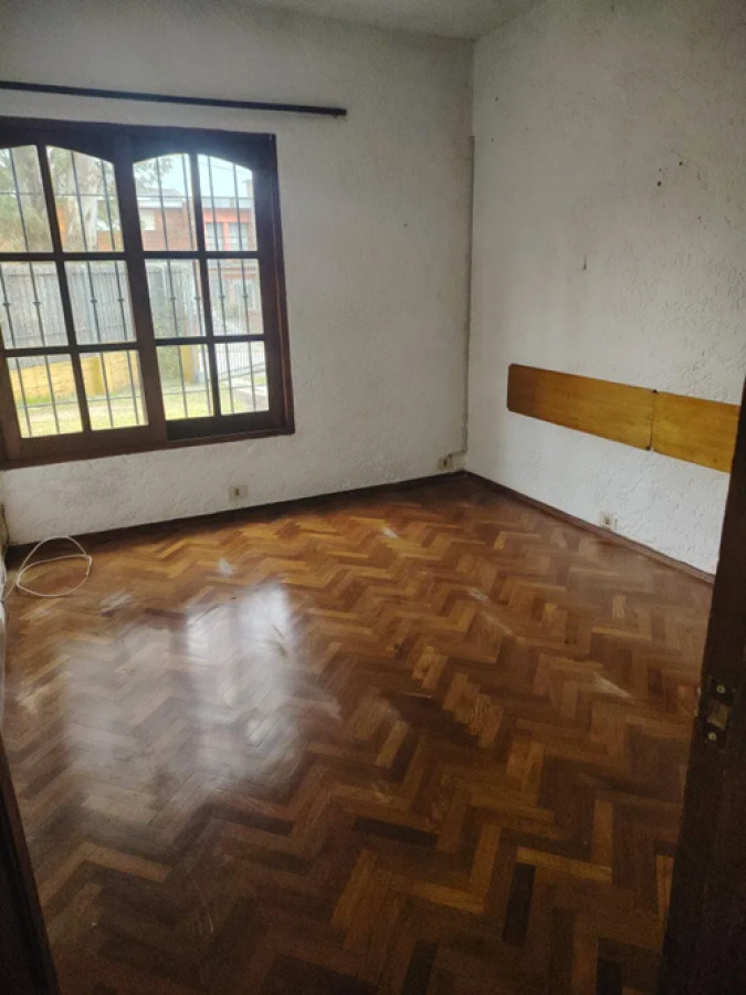 Casa ID.5027 - Venta y Alquiler Casa 3 o 4 Dormitorios Carrasco con Garaje y Patio
