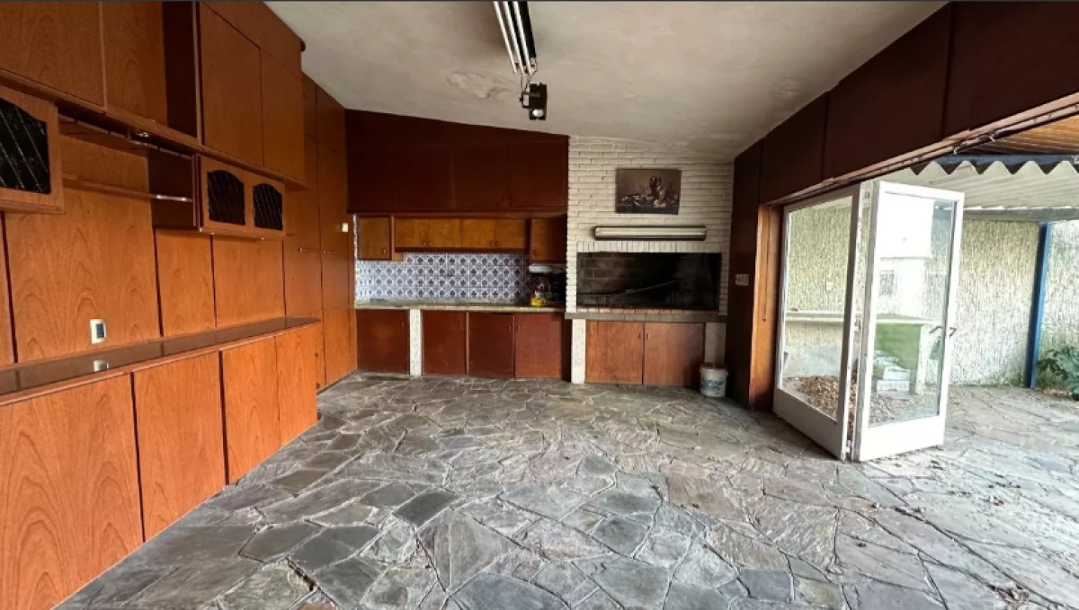 Casa ID.3577 - Venta Casa 4 Dormitorios Buceo Patio Piscina Cochera 