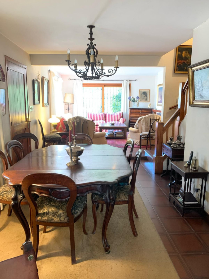 Casa ID.3180 - Venta Casa 3 Dormitorios Carrasco Norte Jardín Cochera 