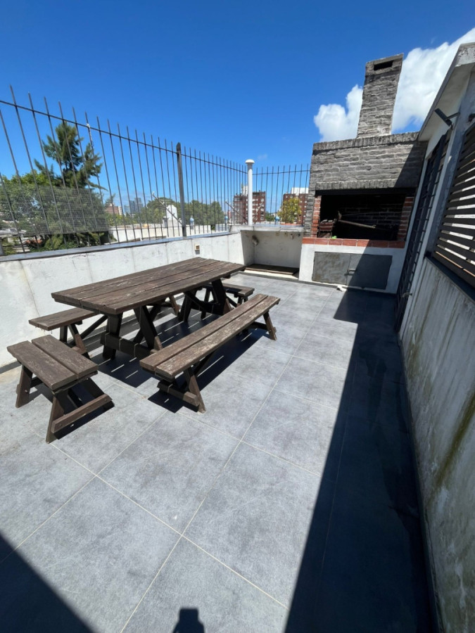 Casa ID.6063 - Alquiler Casa PH 4 Dormitorio Buceo con parrillero