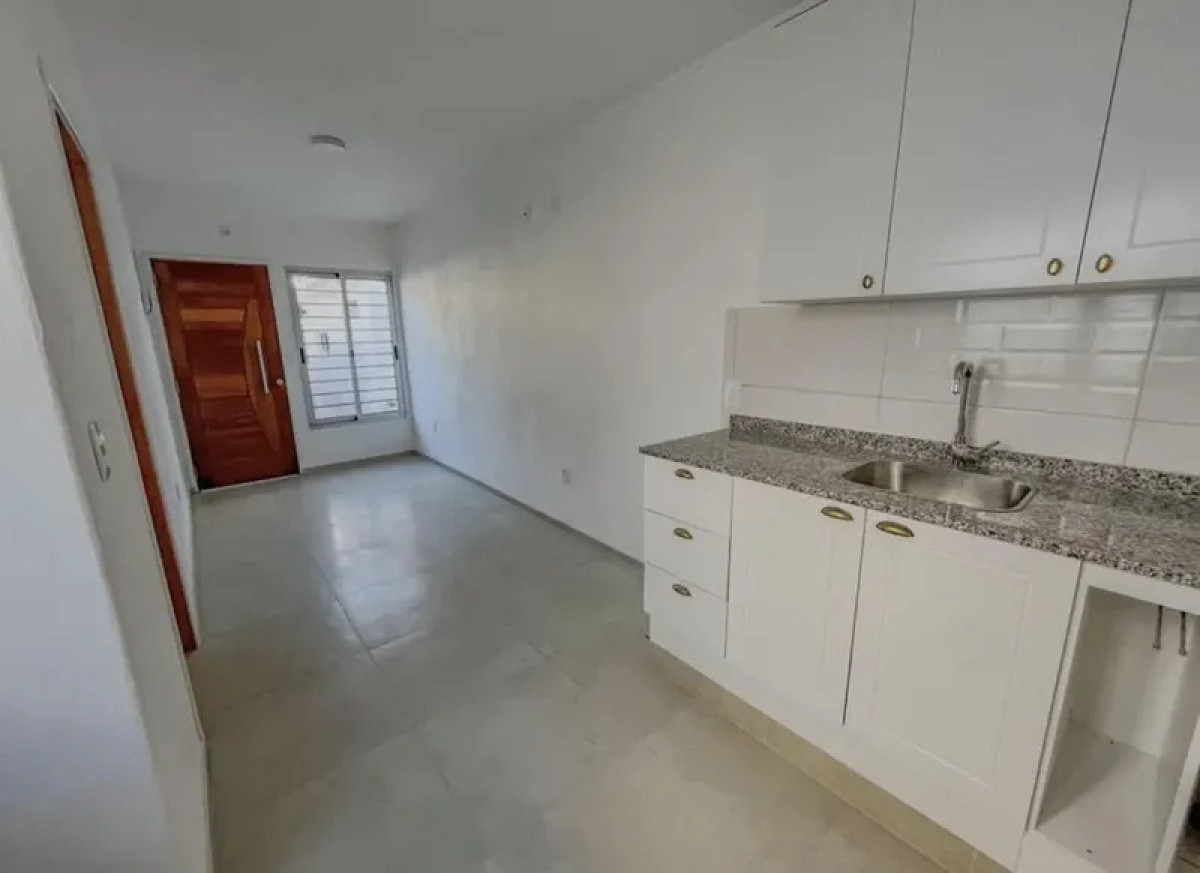 Casa ID.6564 - Alquiler Casa en PH 1 Dormitorio Buceo con patio