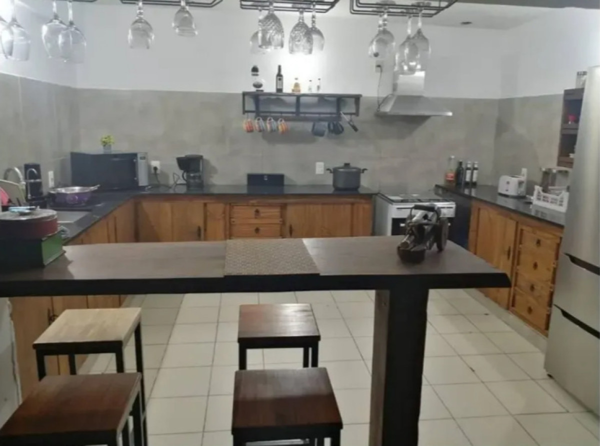 Casa ID.6147 - Venta Casa 8 Dormitorios 2 Cocinas Inversion Bella Vista