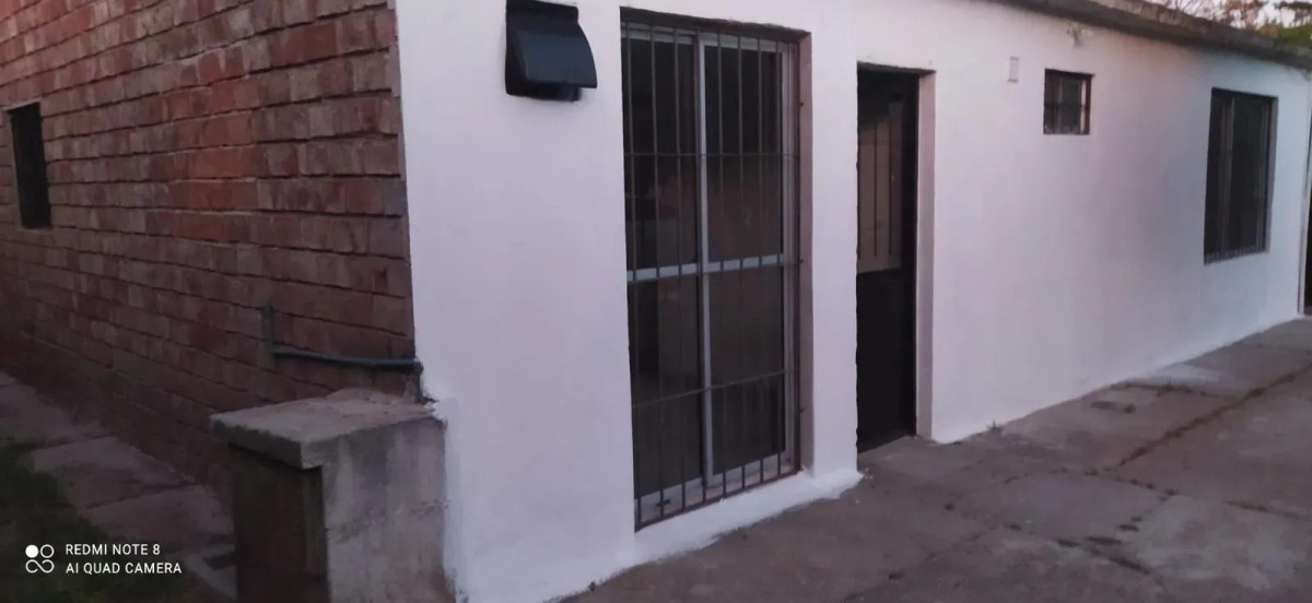 Casa ID.6883 - Alquiler Casa Lagomar 4 Dormitorios Patio Cochera y Parrillero
