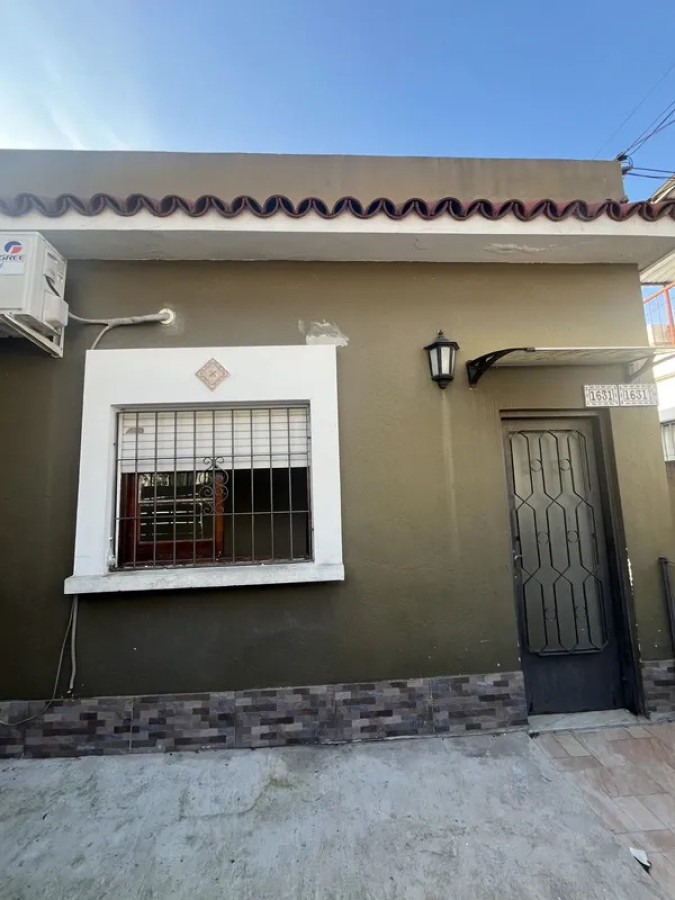 Casa ID.6496 - Alquiler Casa 2 Dormitorios Brazo Oriental patio y cochera