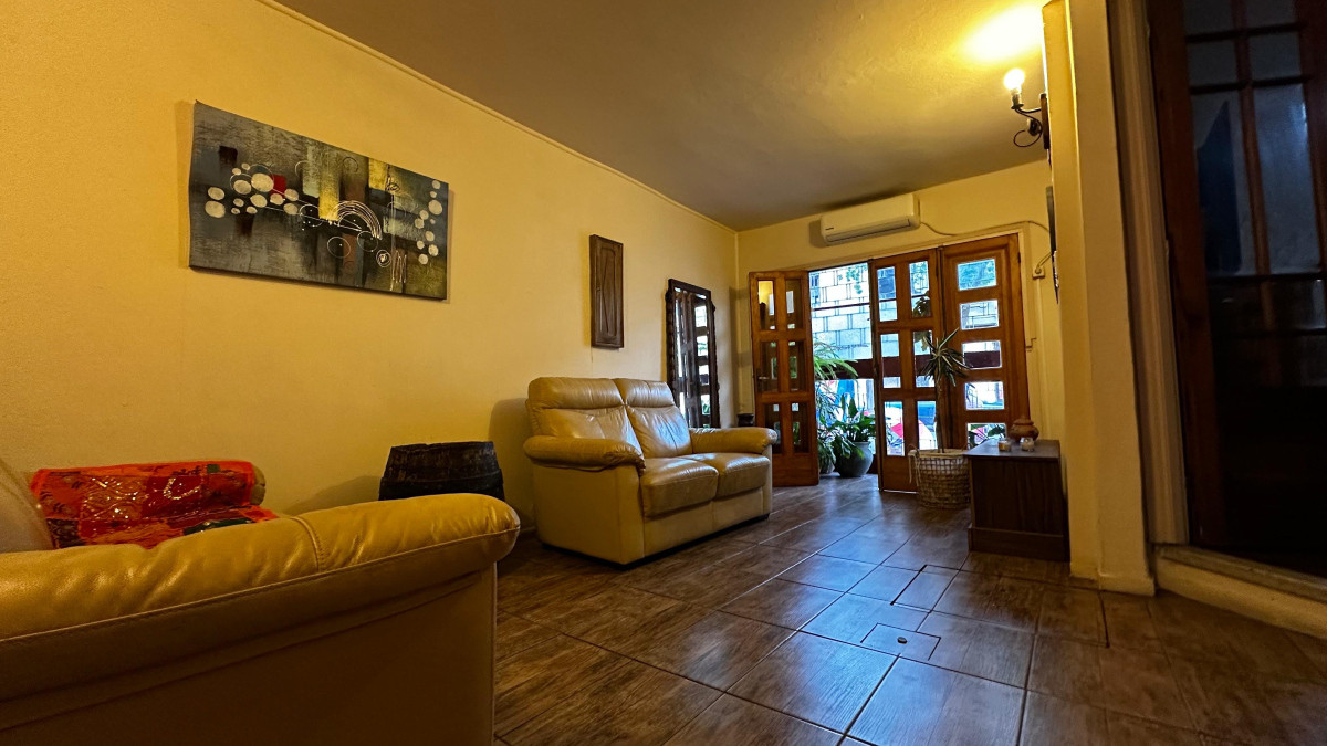 Casa ID.3925 - Venta Casa 3 Dormitorios La Blanqueada Azotea Cochera