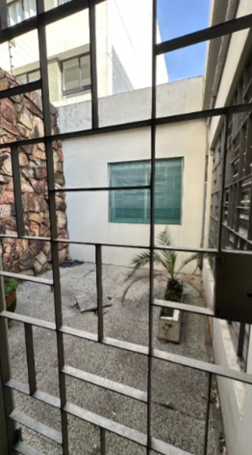 Casa ID.3577 - Venta Casa 4 Dormitorios Buceo Patio Piscina Cochera 