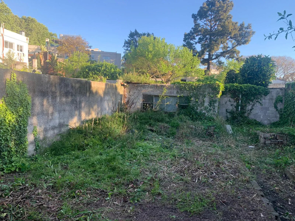 Casa ID.5265 - Venta Terreno con Casa a Reciclar Malvin Sur Inversion