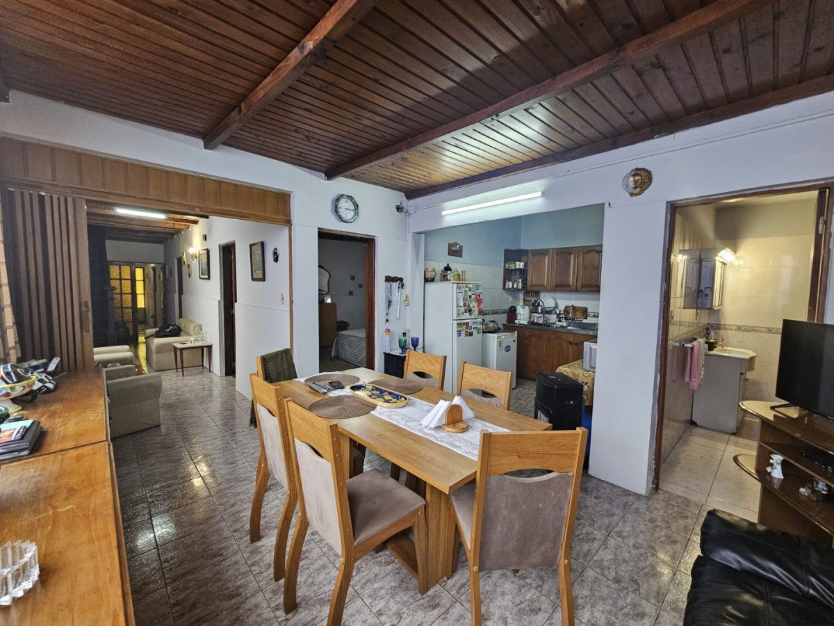 Casa ID.6268 - Venta Casa y Apartamento 4 Dormitorios Brazo Oriental Cochera