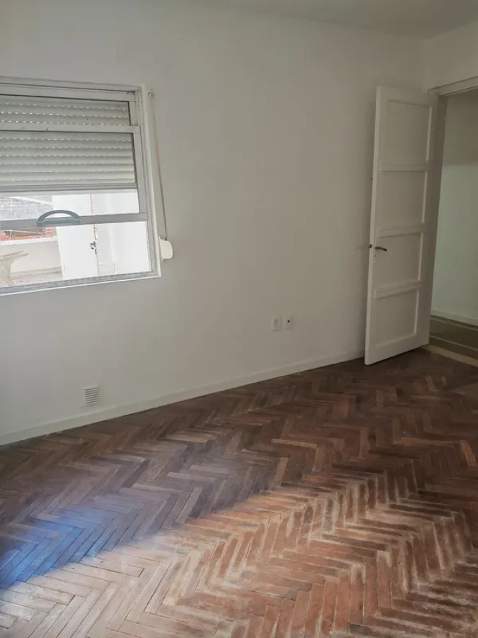 Casa ID.6202 - Venta y Alquiler Casa 2 Dormitorios Buceo con patio y cochera