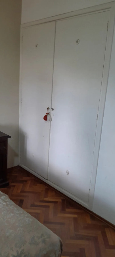 Casa ID.5639 - Venta Casa 2 Dormitorios La Comercial con terraza y garaje