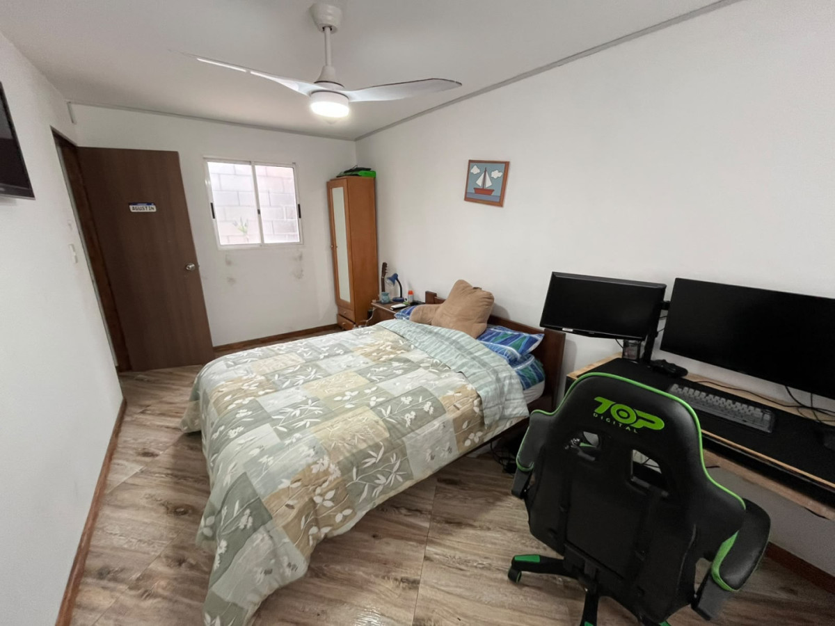Casa ID.6657 - Venta Casa 4 Dormitorios La Blanqueada con patio y cochera
