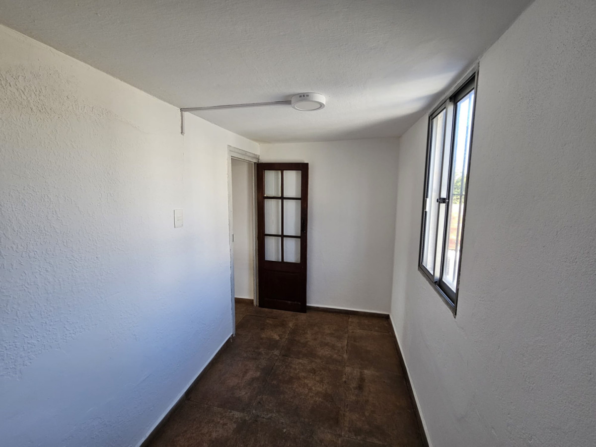Casa ID.6540 - Venta Casa 3 o 4 Dormitorios Barbacoa y Garaje La Blanqueada