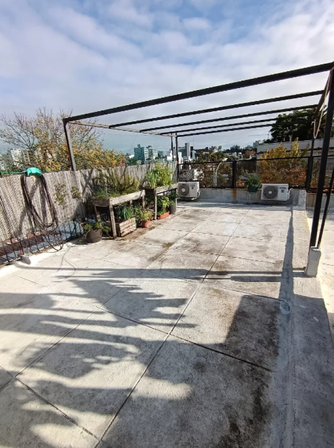 Casa ID.3479 - Venta Casa 2 Dormitorios La Blanqueada con Patio y Garaje