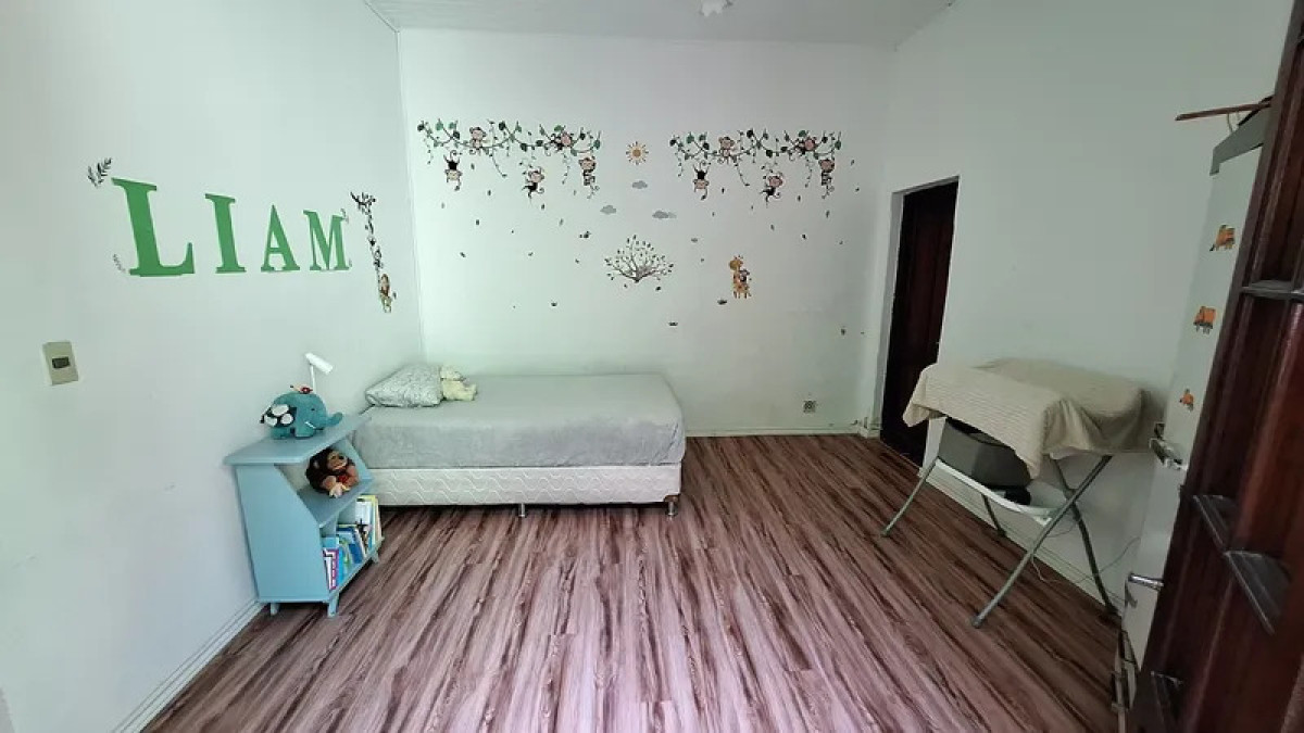 Casa ID.5676 - Venta Casa 3 Dormitorios La Comercial con patio y cochera