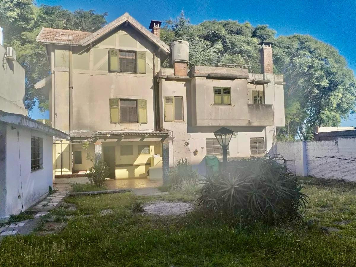 Casa ID.4502 - Venta Gran Casa 14 Dormitorios y Terreno Malvin Inversión 