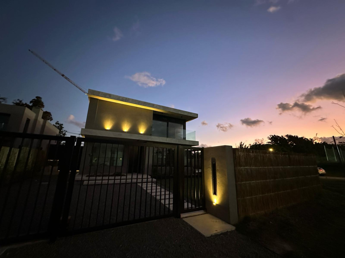 Casa ID.4595 - Alquiler Casa a Estrenar Barrio Privado Parques II con Piscina