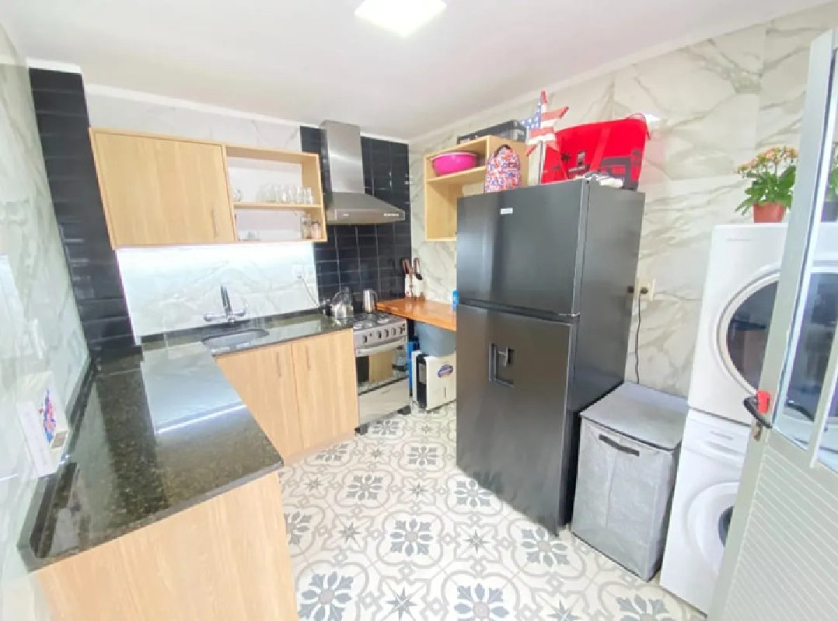 Casa ID.5692 - Venta Casa PH 2 Dormitorios Buceo con Patio y Cochera