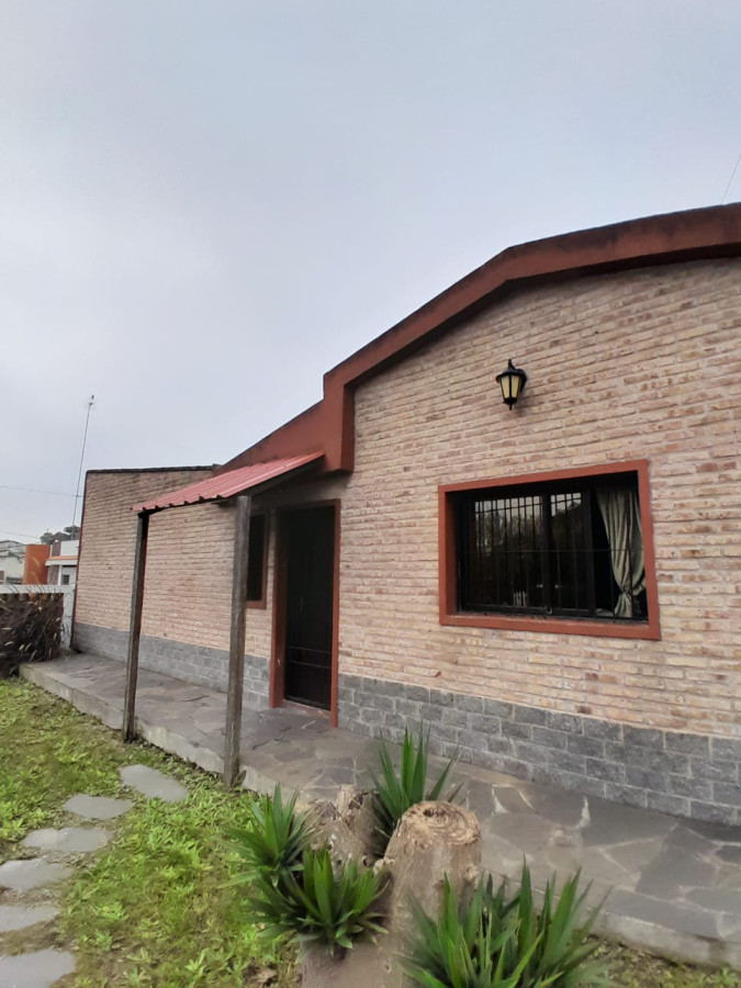 Casa ID.4717 - Venta Casa 3 Dormitorios Colón con patio y garaje