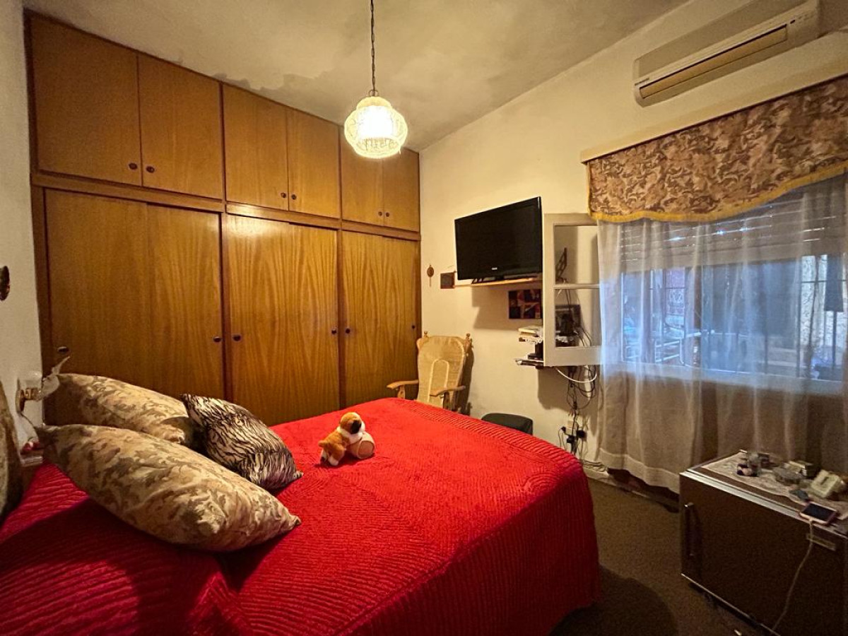 Casa ID.2740 - Venta Casa en ph 2 Dormitorios Buceo con Barbacoa y Garaje