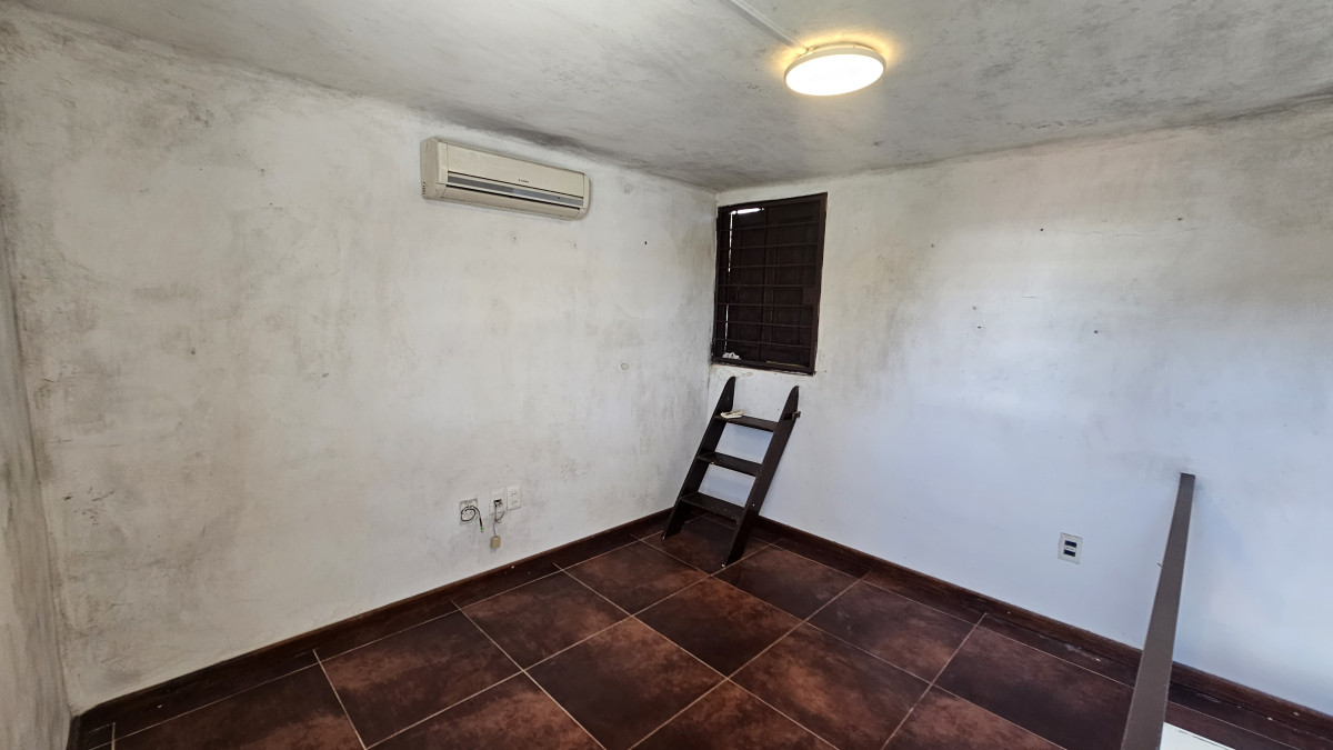 Casa ID.3323 - Venta Casa Sayago sobre Millán 2 Dormitorios Patio y Cochera 