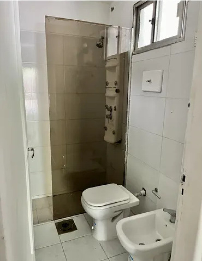 Casa ID.5899 - Alquiler Casa 2 Dormitorios La Comercial con patio y azotea