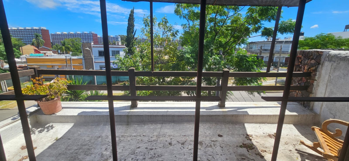 Casa ID.6049 - Venta Casa 2 Dormitorios Aires Puros con Garaje y Patio