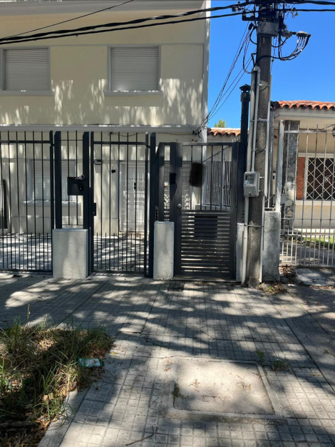 Casa ID.6063 - Alquiler Casa PH 4 Dormitorio Buceo con parrillero