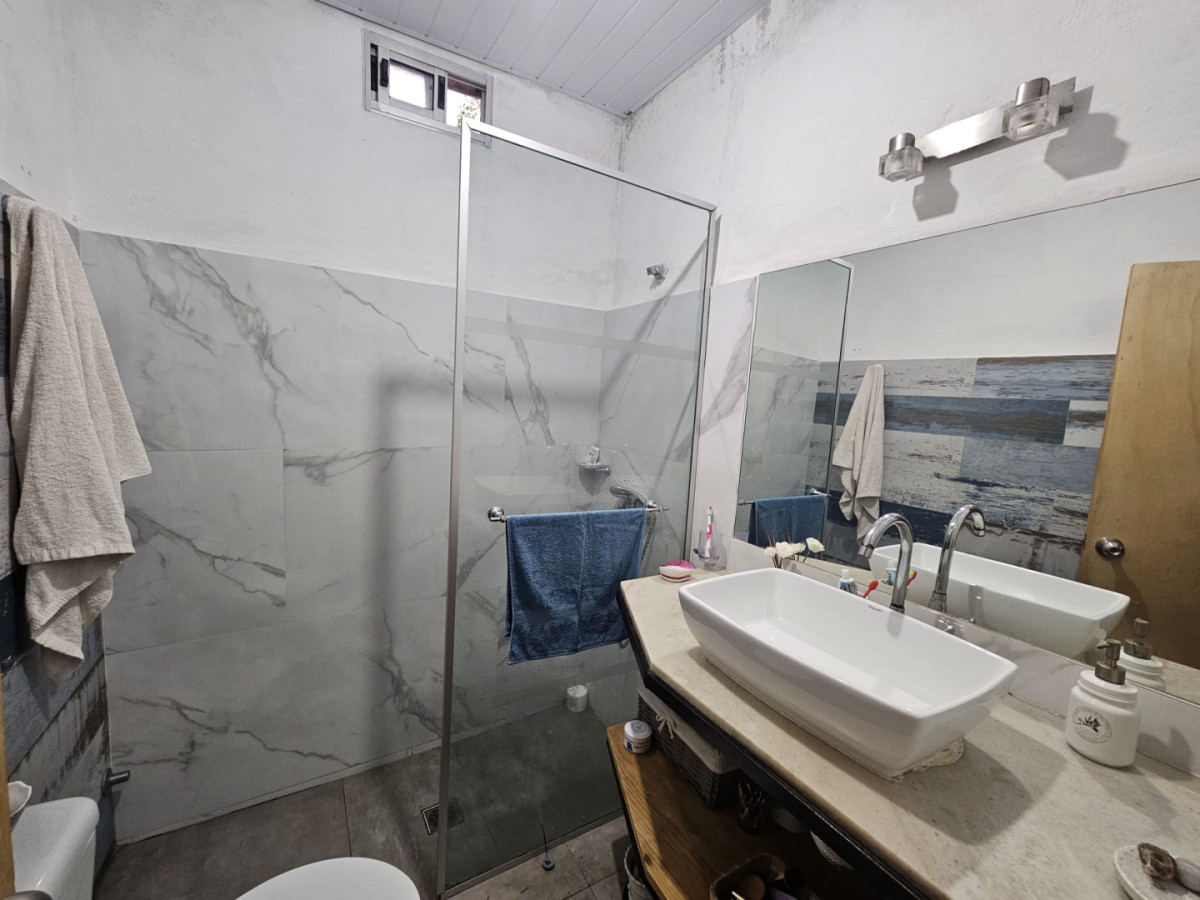 Casa ID.6479 - Venta Casa 2 Dormitorios La Teja con Patio Chico Oportunidad