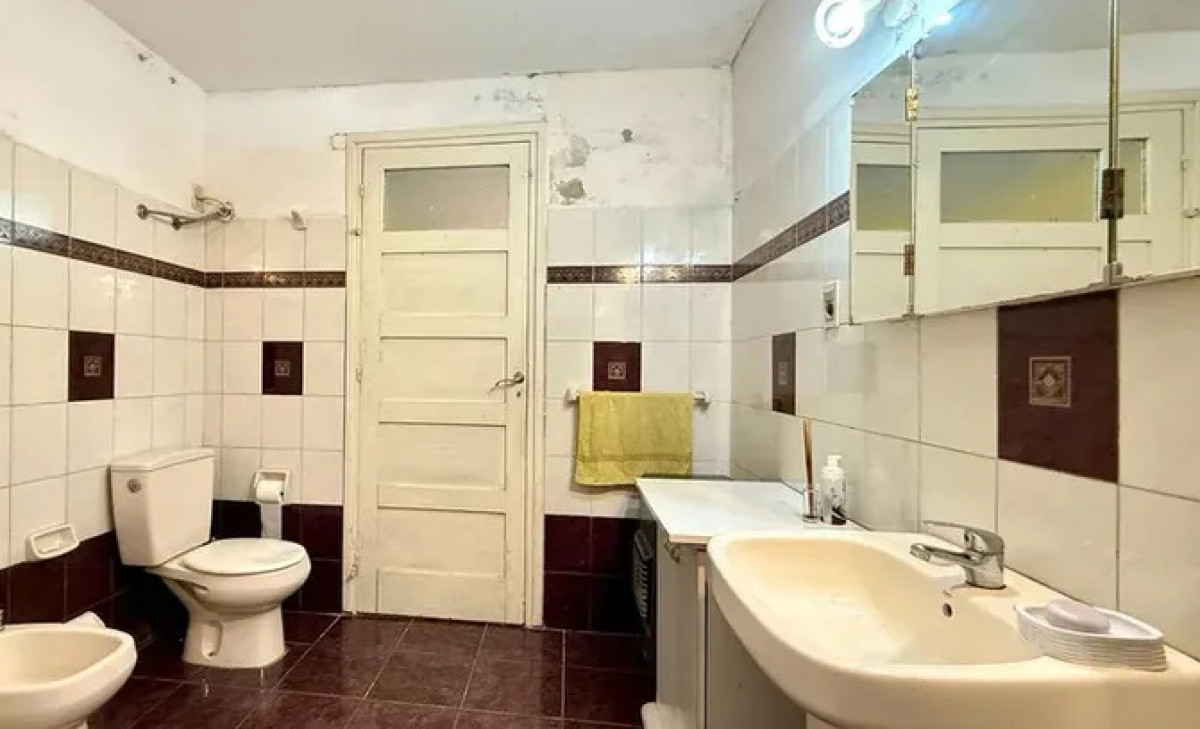 Casa ID.5891 - Venta Casa 3 Dormitorios La Blanqueada con patio y cochera 