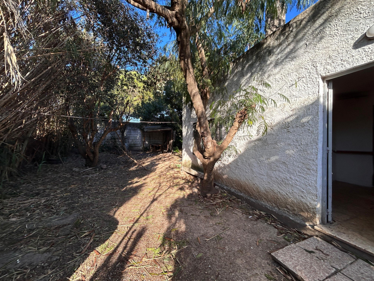 Casa ID.4848 - Venta Padron Unico con 3 Viviendas Flor de Maroñas Inversion