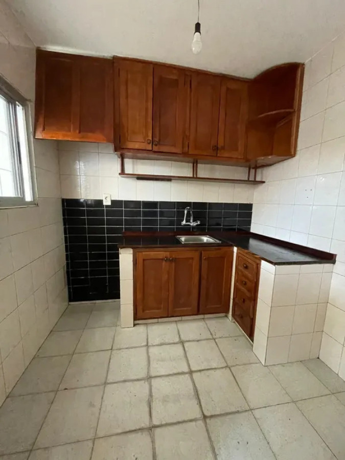 Casa ID.6655 - Alquiler Apartamento 2 Dormitorios Buceo con patio y cochera