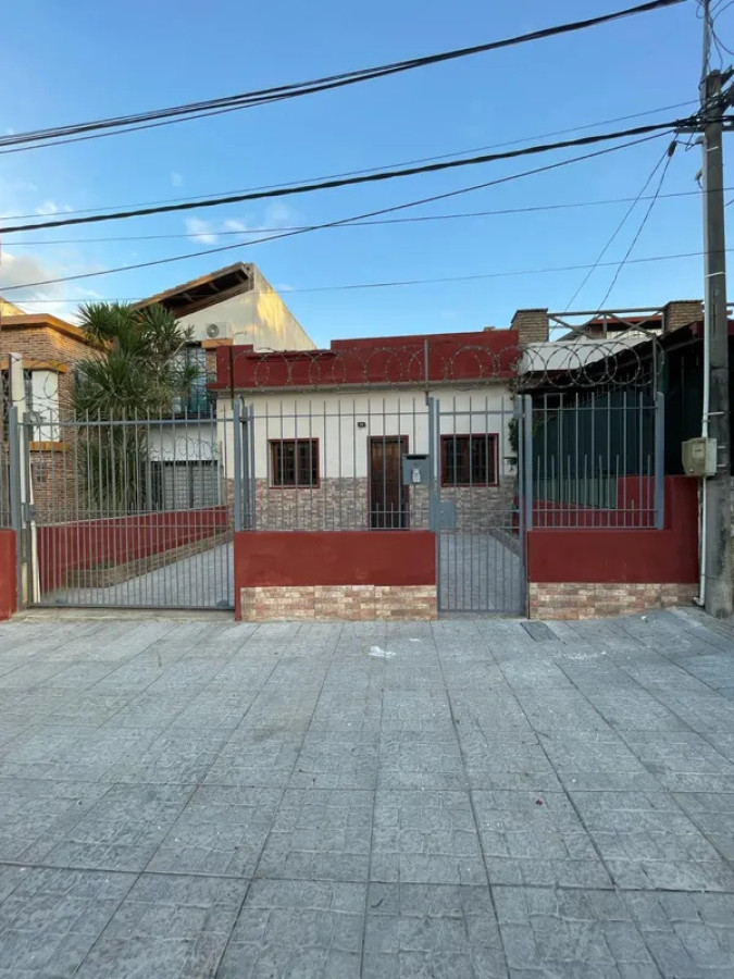 Casa ID.6655 - Alquiler Apartamento 2 Dormitorios Buceo con patio y cochera