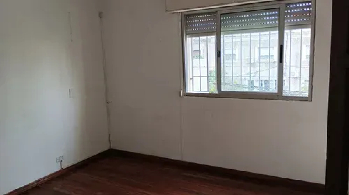 Casa ID.4795 - Alquiler Casa 4 Dormitorios Buceo con terraza y balcón 