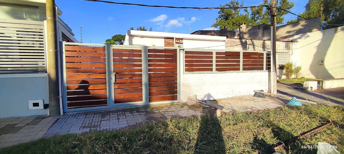 Casa ID.5103 - Venta Casa 2 Dormitorios Prado con patio y garaje