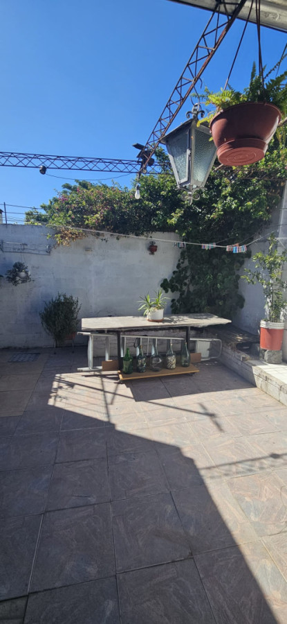 Casa ID.6057 - Venta Casa 2 Dormitorios Perez Castellanos Barbacoa y Cochera