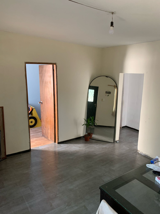 Casa ID.4809 - Venta Casa 2 Dormitorios Villa García con jardin y cochera