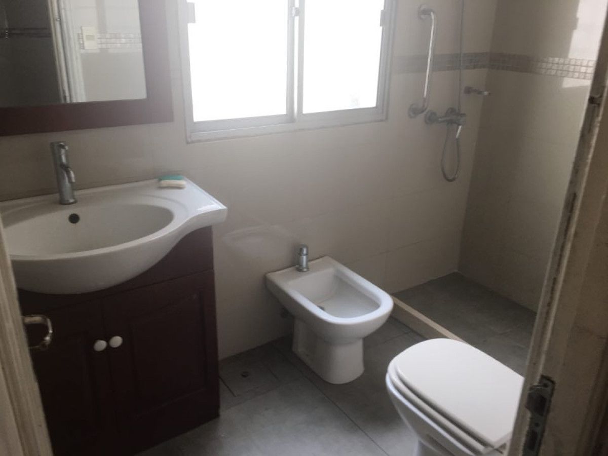 Casa ID.6274 - Alquiler Apartamento 3 Dormitorios Pocitos con patio y garaje