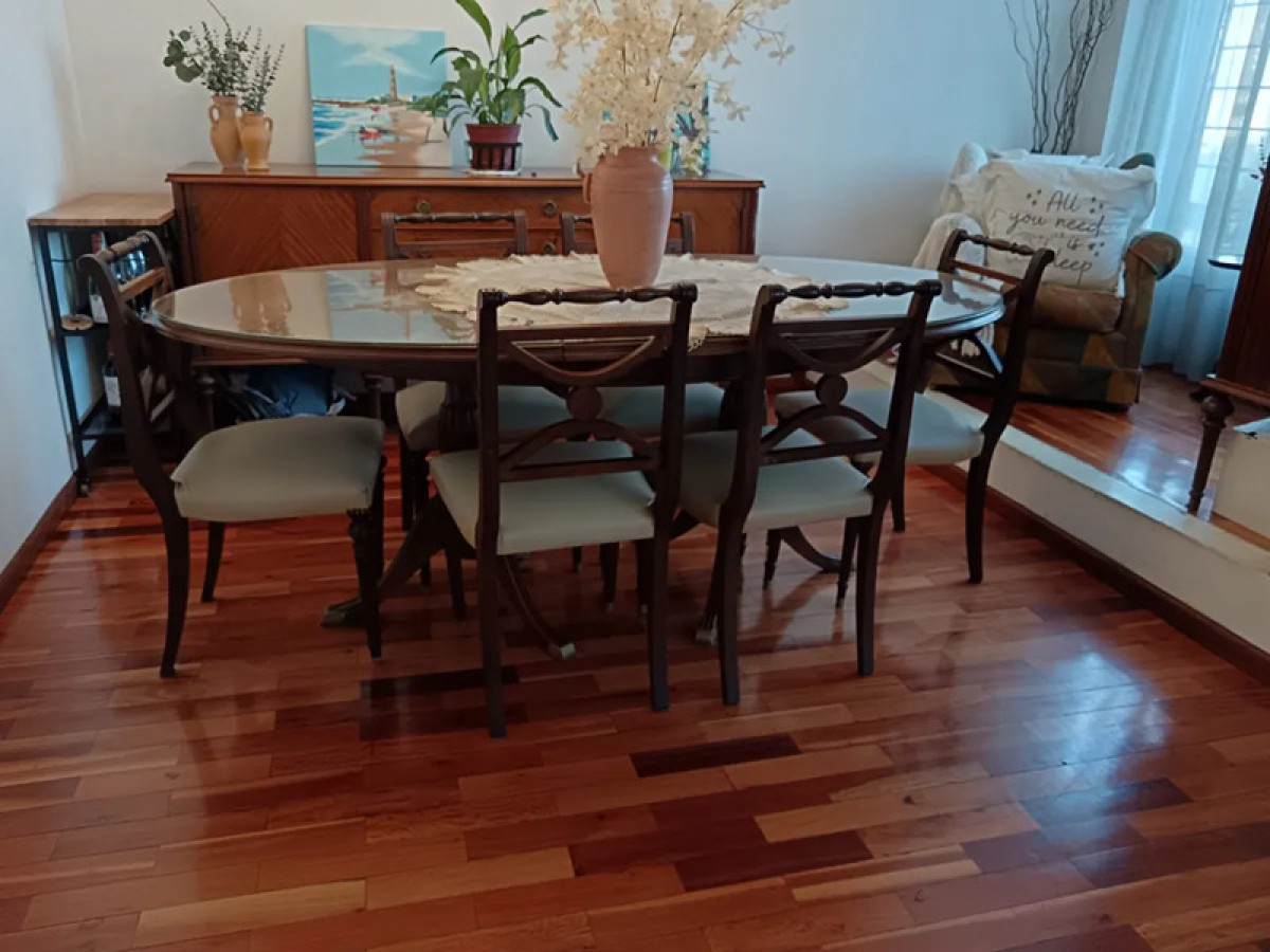 Casa ID.5763 - Venta Gran Casa Padron Unico 5 Dormitorios Cochera y Terraza