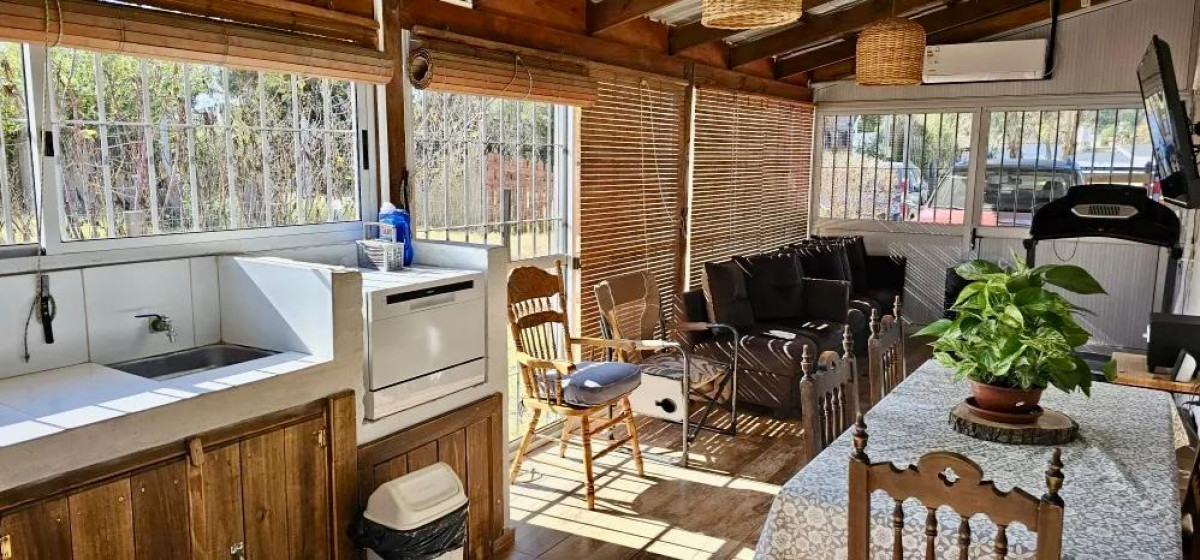 Casa ID.3664 - Venta Terreno con 2 Casas La Floresta con Barbacoa y Piscina 