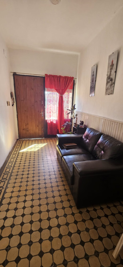 Casa ID.6057 - Venta Casa 2 Dormitorios Perez Castellanos Barbacoa y Cochera