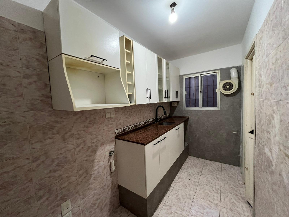 Casa ID.5345 - Venta Casa de Altos 2 Dormitorios Buceo con Balcon y Azotea