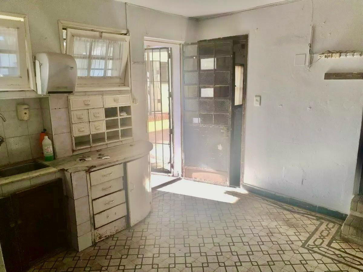 Casa ID.4502 - Venta Gran Casa 14 Dormitorios y Terreno Malvin Inversión 