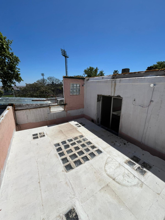 Casa ID.5446 - Venta Casa 3 o 4 Dormitorios Parque Rodo Inversion con Terraza