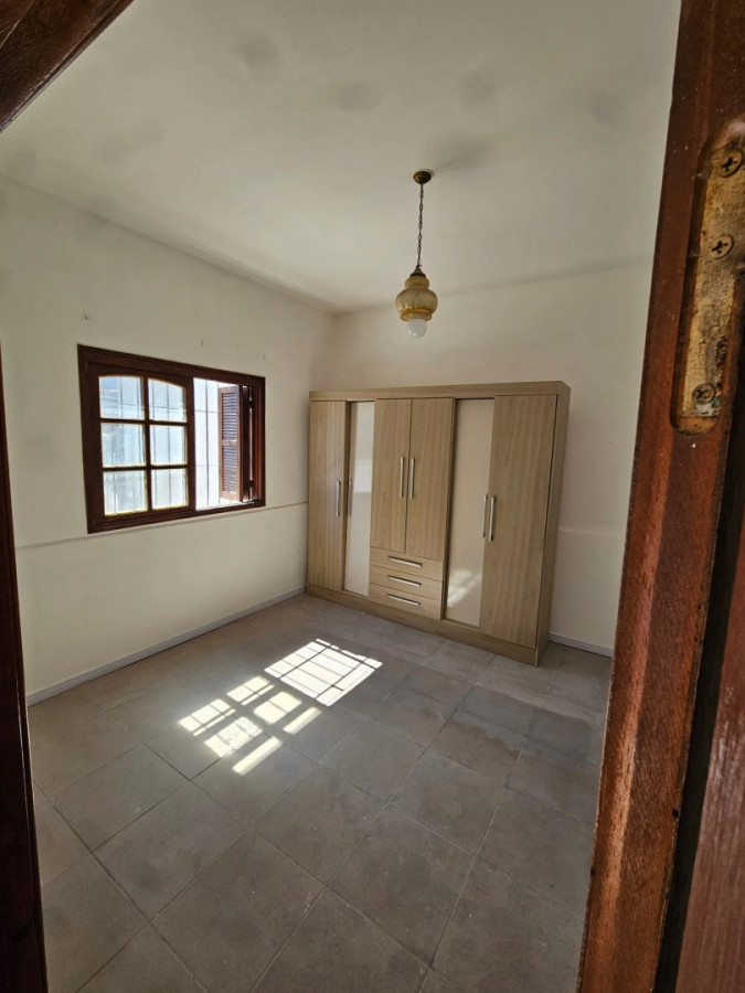 Casa ID.5631 - Alquiler Casa 2 Dormitorios Buceo con patio y cochera