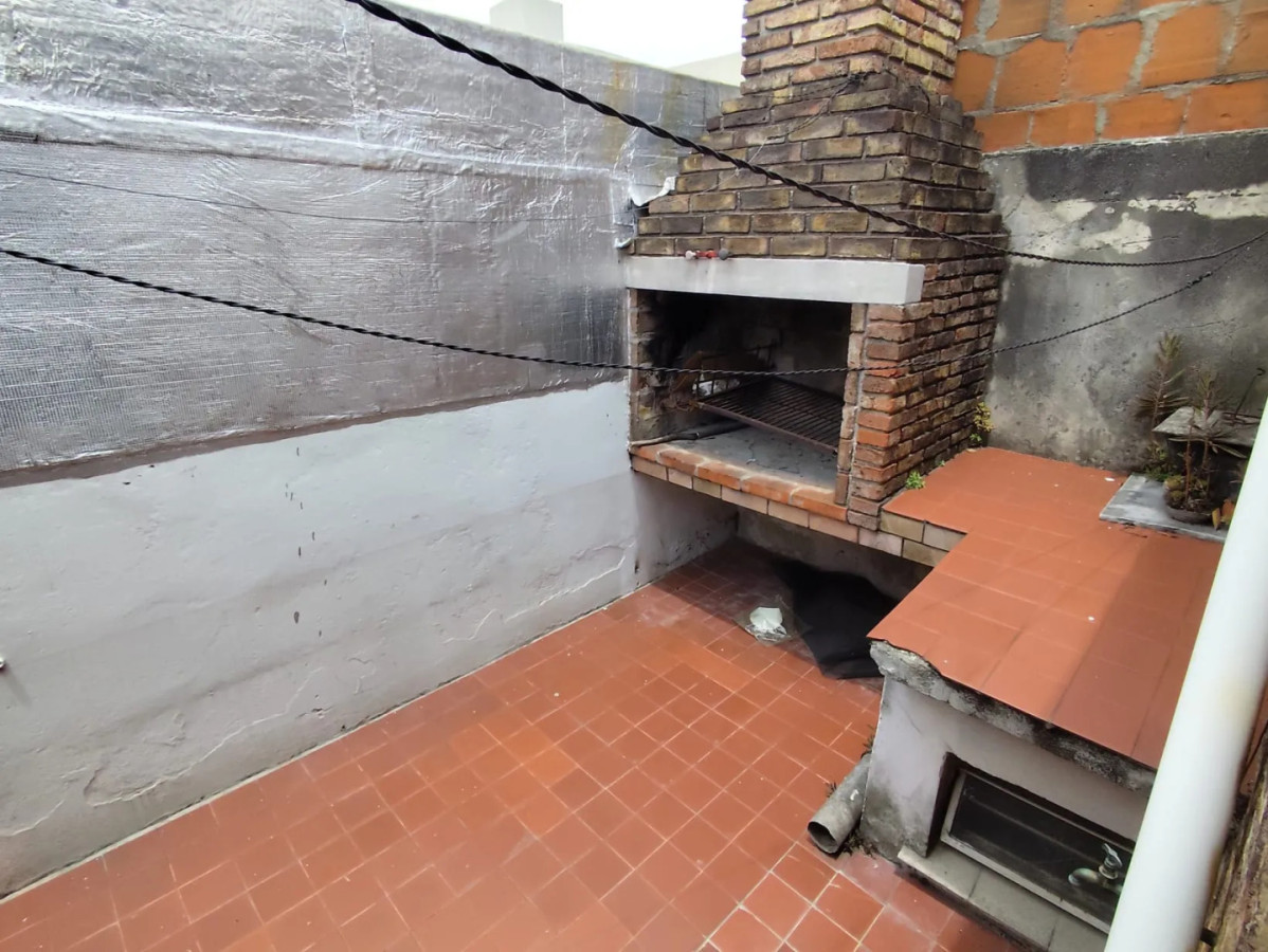 Casa ID.5670 - Venta Casa y Apartamento 4 Dormitorios Paso Molino con garaje