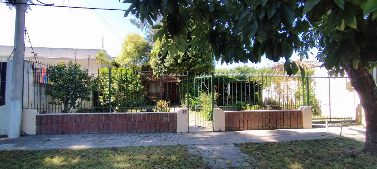Casa ID.3703 - Inversion Venta 2 Casas Padrón Único Belvedere con Barbacoa