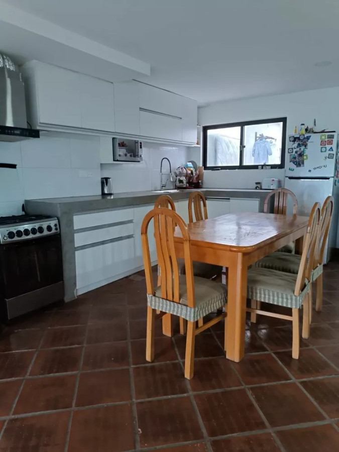Casa ID.4470 - Venta Casa 3 Dormitorios Neptunia con Garaje y Acceso al Lago